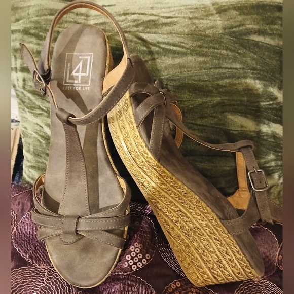 🎈🎈BUY 1 GET 1 FREE💥Like New L4L Lust For Life Wedges Sz 7.5 - Picture 1 of 11